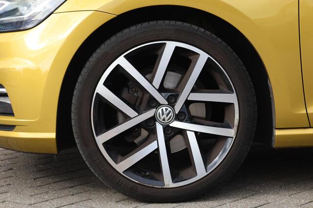 Volkswagen GOLF 1.5 TSI Highline 150PK / 110kW DSG, Apple Carplay & Android Auto, LED koplampen, LED achterlichten met dynamische richtingaanwijzers, elektrisch verstel-, verwarm- en inklapbare buitenspiegels (spiegelpakket), draadloze telefoonlader, discover pro navigat