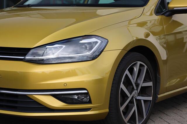 Volkswagen GOLF 1.5 TSI Highline 150PK / 110kW DSG, Apple Carplay & Android Auto, LED koplampen, LED achterlichten met dynamische richtingaanwijzers, elektrisch verstel-, verwarm- en inklapbare buitenspiegels (spiegelpakket), draadloze telefoonlader, discover pro navigat