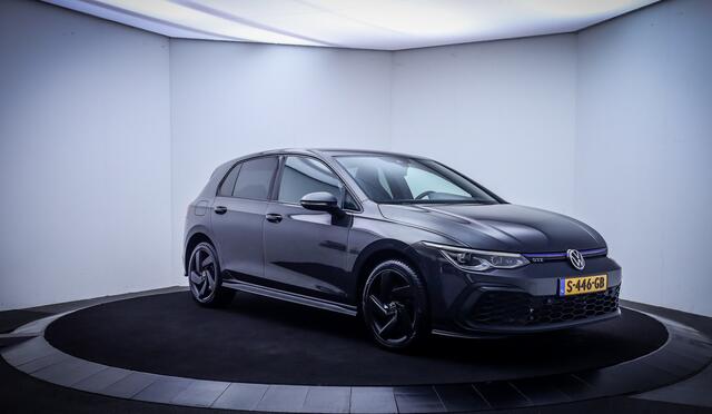Volkswagen GOLF GTE 1.4 eHybrid SOH 95% FULL LED | CARPLAY | NAVI | CLIMA | AMBIANCE LIGHT | LANE ASSIST | PDC V+A | LMV