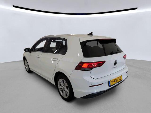 Volkswagen GOLF 1.0 TSI Life / App-connect / Navigatie / Parkeersensoren / Clima / LED verlichting / LM velgen /