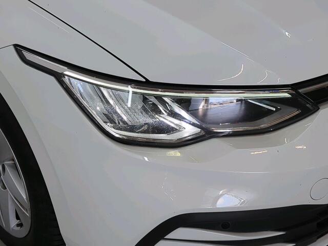 Volkswagen GOLF 1.0 TSI Life / App-connect / Navigatie / Parkeersensoren / Clima / LED verlichting / LM velgen /