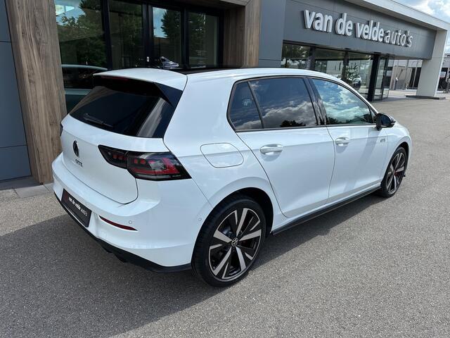 Volkswagen GOLF 1.5 eHybrid GTE 272pk | Head up | Black Style | IQ light | 360 Camera | Rijklaar incl. garantie