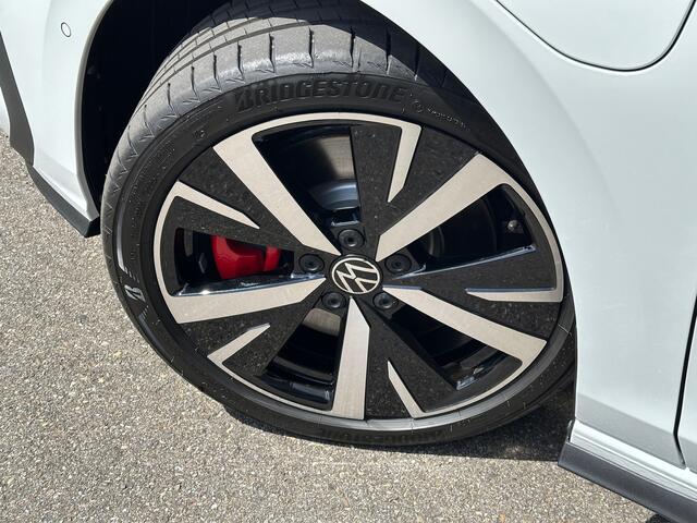 Volkswagen GOLF 1.5 eHybrid GTE 272pk | Head up | Black Style | IQ light | 360 Camera | Rijklaar incl. garantie