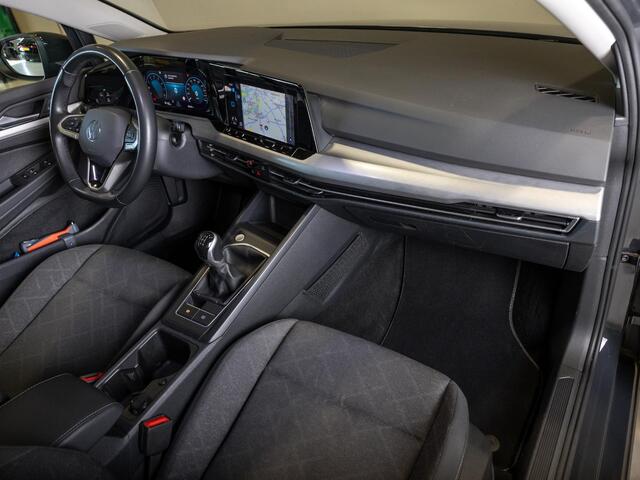 Volkswagen GOLF Variant 1.0 TSI Life 110pk / Airco / Stoelverwarming / Achteruitrijcamera / Apple carplay / Adaptieve cruise control