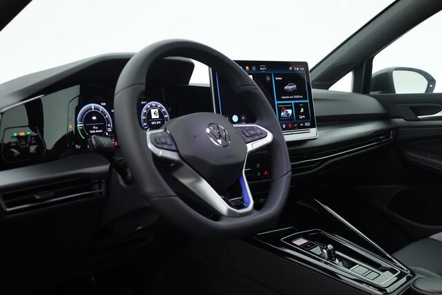Volkswagen GOLF 1.5 eHybrid GTE 272pk | Pano | Stoelventi. | Elek. Trekhaak | Memory | IQ. Light | 360cam | 18'' | Leder | Dodehoek. | Apple CarPlay