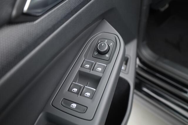 Volkswagen GOLF 1.5 eHybrid GTE 272pk | Pano | Stoelventi. | Elek. Trekhaak | Memory | IQ. Light | 360cam | 18'' | Leder | Dodehoek. | Apple CarPlay