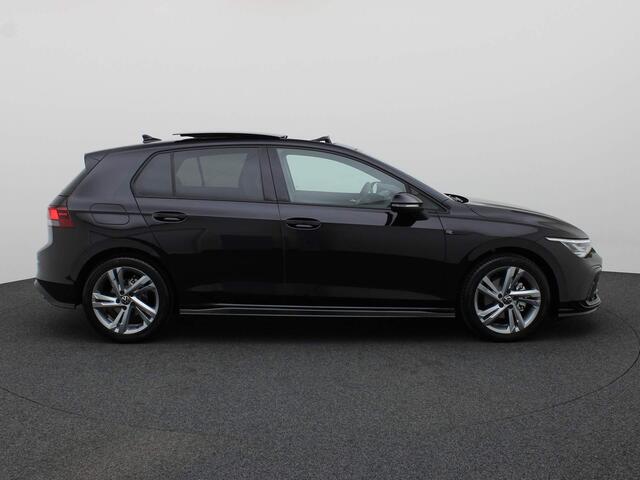 Volkswagen GOLF 1.5eTSI/130PK R-Line DSG Volkswagen Golf 1.5eTSI/131PK R-Line DSG · Panoramadak · Apple/Android Car Play · Stoel & Stuurverwarming · Navigatie · LED ·