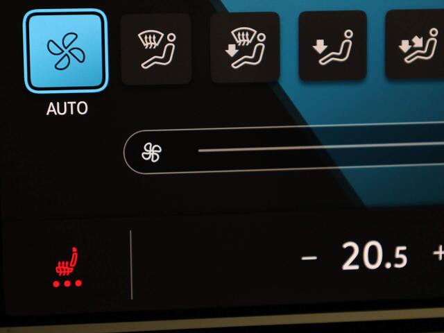 Volkswagen GOLF 1.5eTSI/130PK R-Line DSG Volkswagen Golf 1.5eTSI/131PK R-Line DSG · Panoramadak · Apple/Android Car Play · Stoel & Stuurverwarming · Navigatie · LED ·