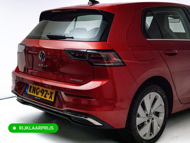 Volkswagen GOLF 1.5 eHybrid Style Edition | Camera | Travel assist | Stuur- & stoelverwarm. Stoelventilatie | Elec. verst. best. stoel | Headup, Sfeerverlichting, IQ Led, Lederen bekleding, Incl. winterset op LMV