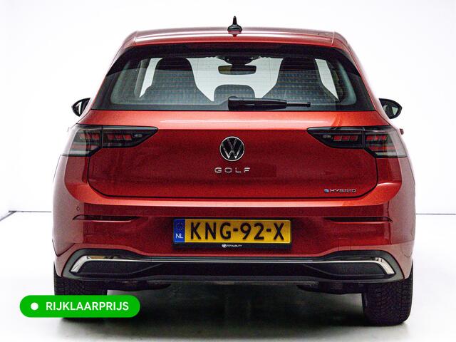 Volkswagen GOLF 1.5 eHybrid Style Edition | Camera | Travel assist | Stuur- & stoelverwarm. Stoelventilatie | Elec. verst. best. stoel | Headup, Sfeerverlichting, IQ Led, Lederen bekleding, Incl. winterset op LMV