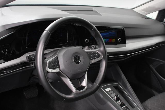 Volkswagen GOLF 1.0 eTSI 110pk Automaat Life Climate control LED Lane Assist App Connect Cruise Control Climatronic Lichtmetalen Velgen Velgen Winterpakket