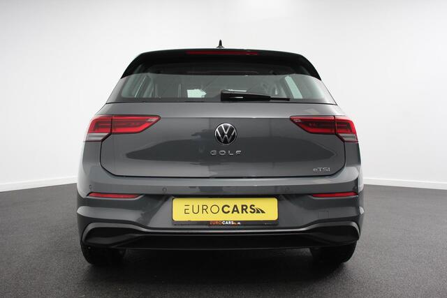 Volkswagen GOLF 1.0 eTSI 110pk Automaat Life Climate control LED Lane Assist App Connect Cruise Control Climatronic Lichtmetalen Velgen Velgen Winterpakket