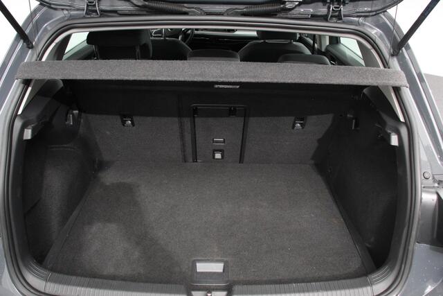 Volkswagen GOLF 1.0 eTSI 110pk Automaat Life Climate control LED Lane Assist App Connect Cruise Control Climatronic Lichtmetalen Velgen Velgen Winterpakket