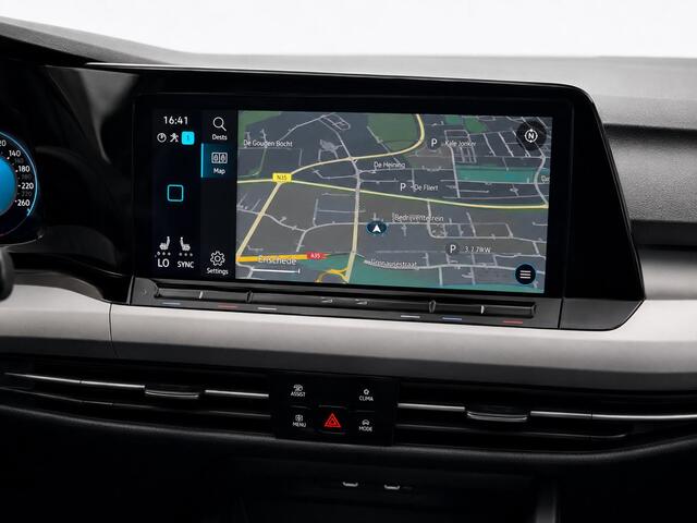 Volkswagen GOLF Variant 1.5 eTSI Life Business Trekhaak Airco ECC Navi Carplay Adaptive Cruise Control Full LED Stoel/stuurwielverwarming PDC VA+ Camera DAB+ Virtual Cockpit Privacy Glass