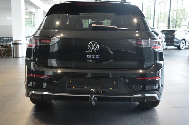 Volkswagen GOLF 1.5 eHybrid GTE pano trekhaak camera leer 18 inch 272 pk !!