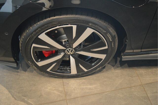 Volkswagen GOLF 1.5 eHybrid GTE pano trekhaak camera leer 18 inch 272 pk !!