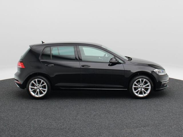 Volkswagen GOLF 1.0 TSi Highline 115 Pk | Trekhaak | Adaptive Cruise | Climatronic | Navigatie | Alcantara | CarPlay | 17 Inch | 80.652 Km !!