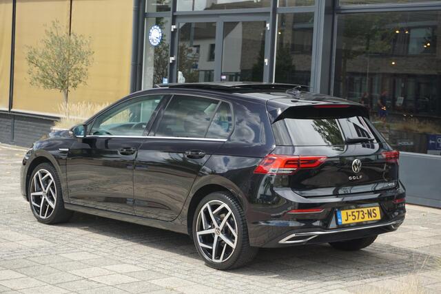 Volkswagen GOLF 1.5 eTSI Style | PANO | ACC