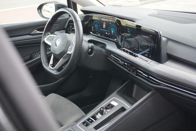 Volkswagen GOLF 1.5 eTSI Style | PANO | ACC