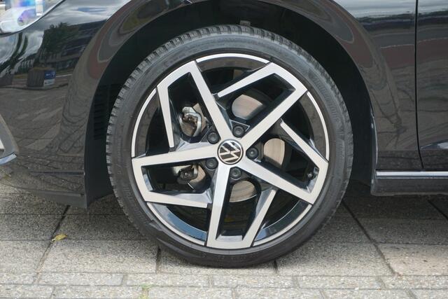 Volkswagen GOLF 1.5 eTSI Style | PANO | ACC
