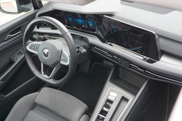 Volkswagen GOLF 1.5 eTSI Style | PANO | ACC