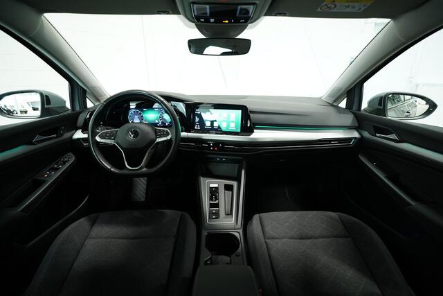 Volkswagen GOLF Variant 1.0 eTSI Life Business | Stoelverwarming | camera | Navigatie