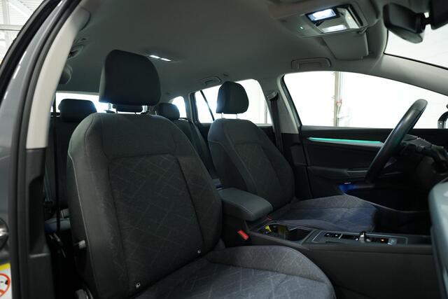Volkswagen GOLF Variant 1.0 eTSI Life Business | Stoelverwarming | camera | Navigatie