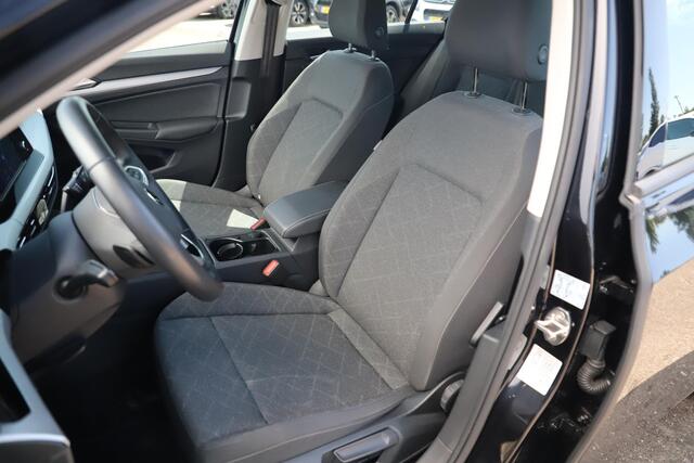 Volkswagen GOLF 1.0 eTSI Life Business Automaat NAP Adaptive Cruise 16 inch LMV Navigatie Sfeerverlichting Climate LED