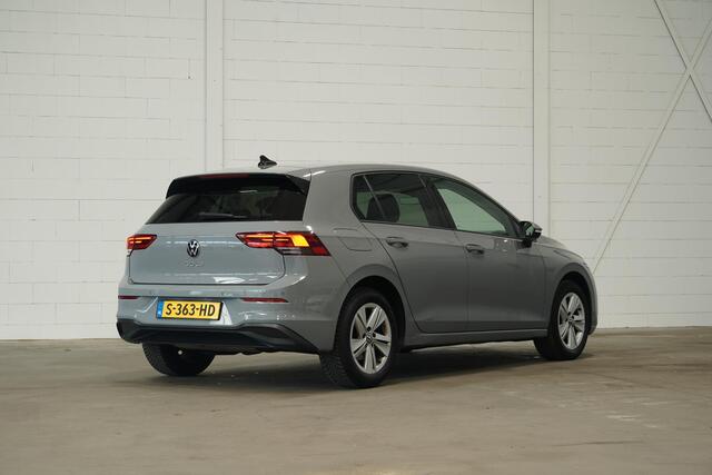 Volkswagen GOLF 1.0 TSI Life Business | Ambienteverlichting | Carplay | Stoelv. | Parkeersensoren |