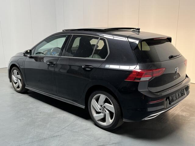 Volkswagen GOLF 1.4 eHybrid GTE / AUTOMAAT/ 245 PK/ PANO/ PARK.SENSOR.V+A/ STUUR+STOELVERWARM./ APP-CONNECT/ ACC/ KEYLESS/ DIGITAL DASH/ RIJ-MODI/ NAVI/ DAB/ CLIMA/ LED/ 17'' LMV