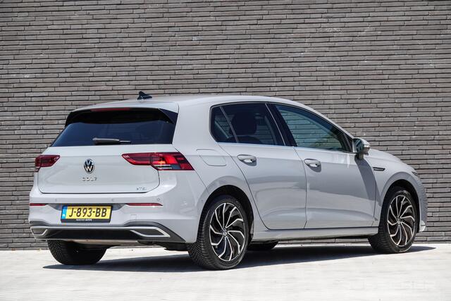 Volkswagen GOLF 1.5 eTSI 150Pk Aut. | Style | Achteruitrijcamera | 17'' | Moonstone Grey
