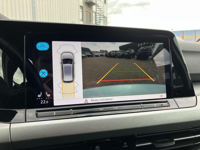 Volkswagen GOLF Variant 1.0 TSI 110PK Life DSG automaat · Apple/Android Car Play · Camera · Navigatie · Stoelverwarming