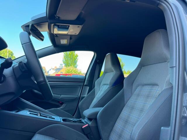 Volkswagen GOLF 1.4 GTE SOH 97% IQ-light Mistlampen Blindspot Sfeerverlichting Stoelverwarming Carplay Erg netjes!