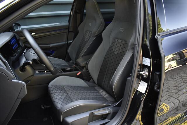 Volkswagen GOLF 1.5 eTSI R-Line | Pano | Harman/Kardon | Matrix LED | ACC | Sfeerverlichting | Stuur + Stuurverwarming | Camera |