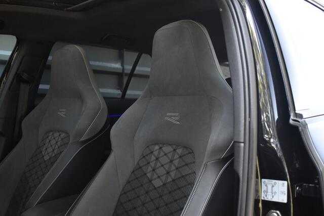 Volkswagen GOLF 1.5 eTSI R-Line | Pano | Harman/Kardon | Matrix LED | ACC | Sfeerverlichting | Stuur + Stuurverwarming | Camera |