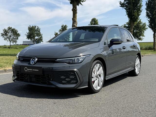 Volkswagen GOLF 1.5 eHybrid GTE | Panoramdak | Trekhaak | Stoelventilatie | HUD | Apple Carplay/Android Auto | Camera | Lederen bekleding |