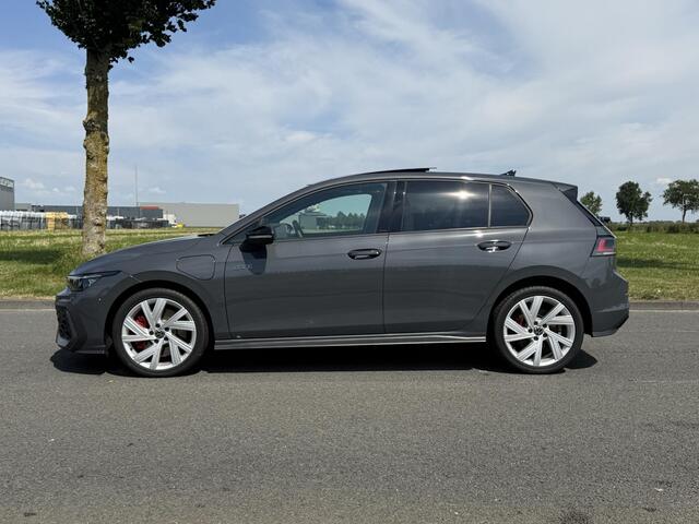 Volkswagen GOLF 1.5 eHybrid GTE | Panoramdak | Trekhaak | Stoelventilatie | HUD | Apple Carplay/Android Auto | Camera | Lederen bekleding |