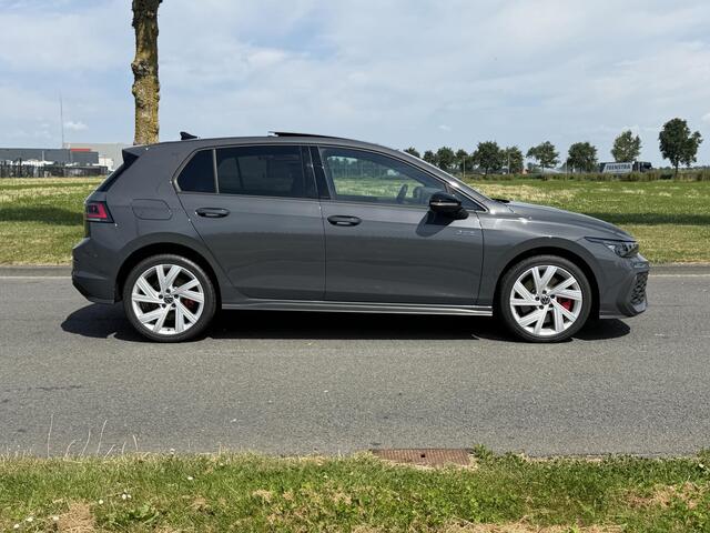 Volkswagen GOLF 1.5 eHybrid GTE | Panoramdak | Trekhaak | Stoelventilatie | HUD | Apple Carplay/Android Auto | Camera | Lederen bekleding |