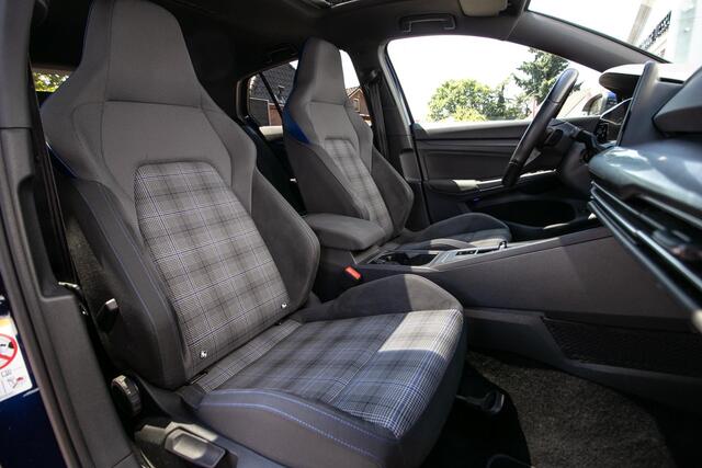 Volkswagen GOLF 1.4 eHybrid GTE - Schuif/-kanteldak | Wegkl. trekhaak | Achterbankverw. | IQ
