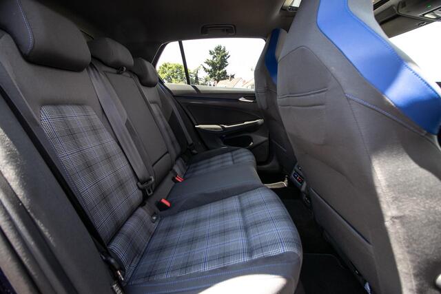 Volkswagen GOLF 1.4 eHybrid GTE - Schuif/-kanteldak | Wegkl. trekhaak | Achterbankverw. | IQ