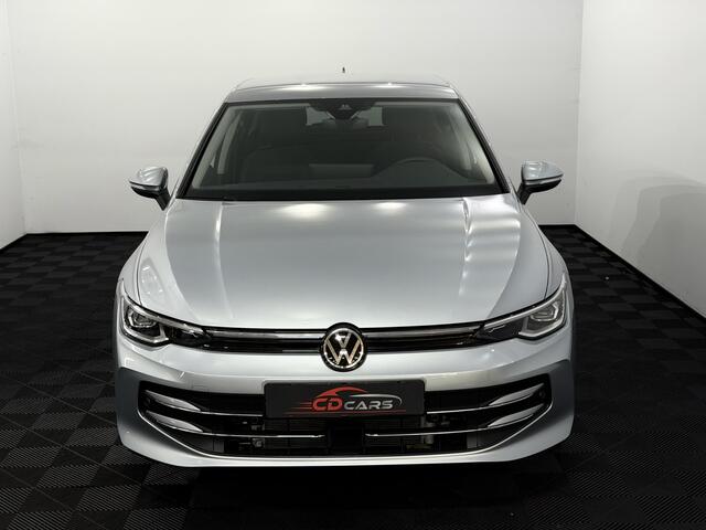 Volkswagen GOLF 1.5 eHybrid Life Edition Plug-in Camera, Apple carplay, Virtual desk, Memory stoelen, Massage stoelen, Cruise control adaptief, Sfeerverlichting
