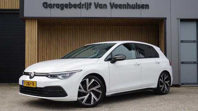 Volkswagen GOLF 1.5 TSI 131PK 5Drs *Black Style* IQ Light A-Camera Virtual Stoel & Stuurverwarming Adaptive Cruise 18inch LM *Sfeerverlichting*