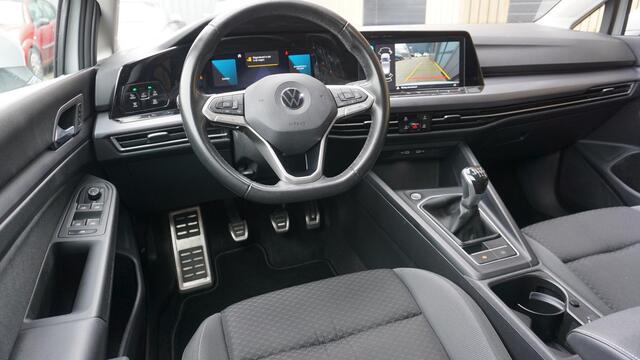 Volkswagen GOLF 1.5 TSI 131PK 5Drs *Black Style* IQ Light A-Camera Virtual Stoel & Stuurverwarming Adaptive Cruise 18inch LM *Sfeerverlichting*