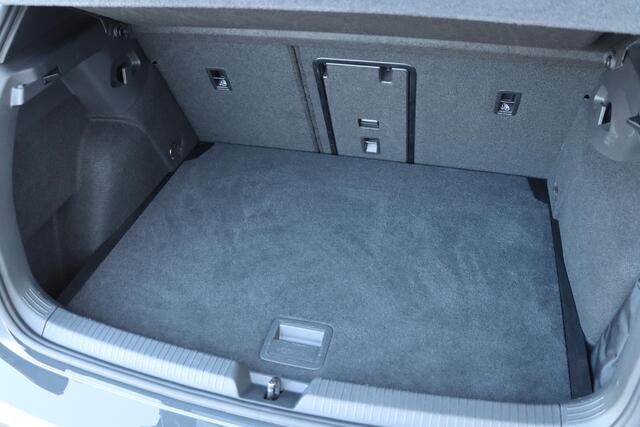 Volkswagen GOLF 1.5 eTSI R-Line 130pk DSG7
