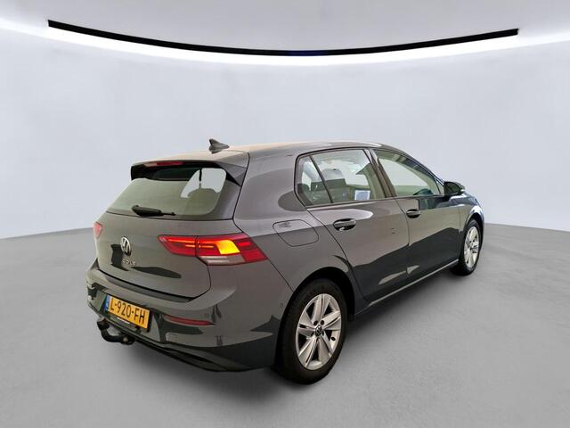 Volkswagen GOLF 1.5 TSI Life Business / Navigatie / Parkeersensoren / Trekhaak afn. / LED verlichting / Clima / El verst. stoelen TRANS
