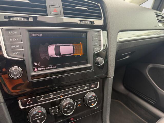 Volkswagen GOLF 1.4 TSI R Line Aut- Panoramadak, Stoelverwarming, Privacy Glass, Navigatie, Park Assist
