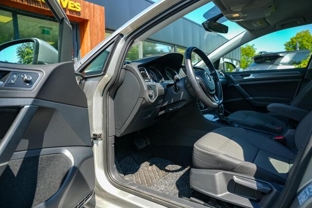 Volkswagen GOLF 1.0 TSI Comfortline Adaptive Cruise DAB+ PDC Navigatie Climate Control AUTOMAAT!