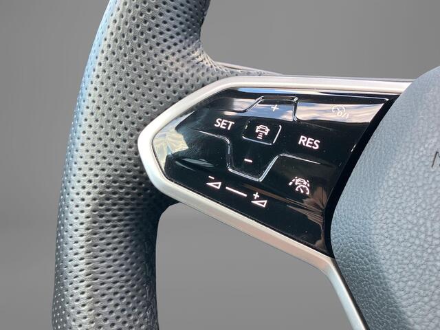 Volkswagen GOLF 1.4eHybrid 180kW/245PK GTE · Panoramadak · Camera · Apple/Android Car Play · Navigatie · Stoelverwarming · Dodehoeksensor ·