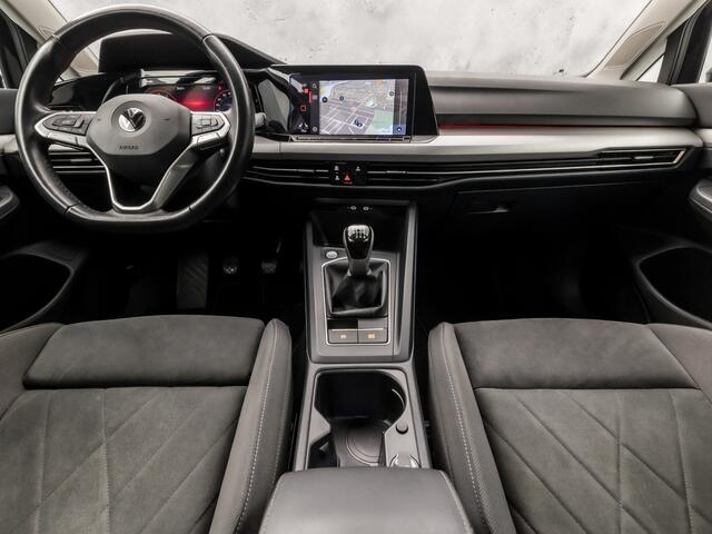 Volkswagen GOLF Variant 1.0 TSI Life Sport (APPLE CARPLAY, GROOT NAVI, STUUR/STOELVERWARMING, MEMORY SEAT, GETINT GLAS, SPORTSTOELEN, ALCANTARA, PARKEERSENSOREN, NIEUWSTAAT)