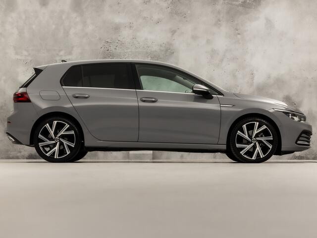 Volkswagen GOLF 1.5 TSI Sport (4 CILINDER, APPLE CARPLAY, MEMORY SEAT, CAMERA, DYNAMISCHE KNIPPERLICHTEN, ALCANTARA, SPORTSTOELEN, GETINT GLAS, KEYLESS START, SFEERVERLICHTING, NIEUWSTAAT)